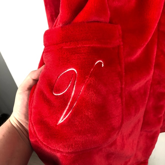 VICTORIA SECRET PINK red fuzzy bath robe - Picture 4 of 6